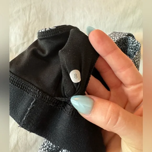 Lululemon sports bra plush petal black size 8 - Picture 6 of 6